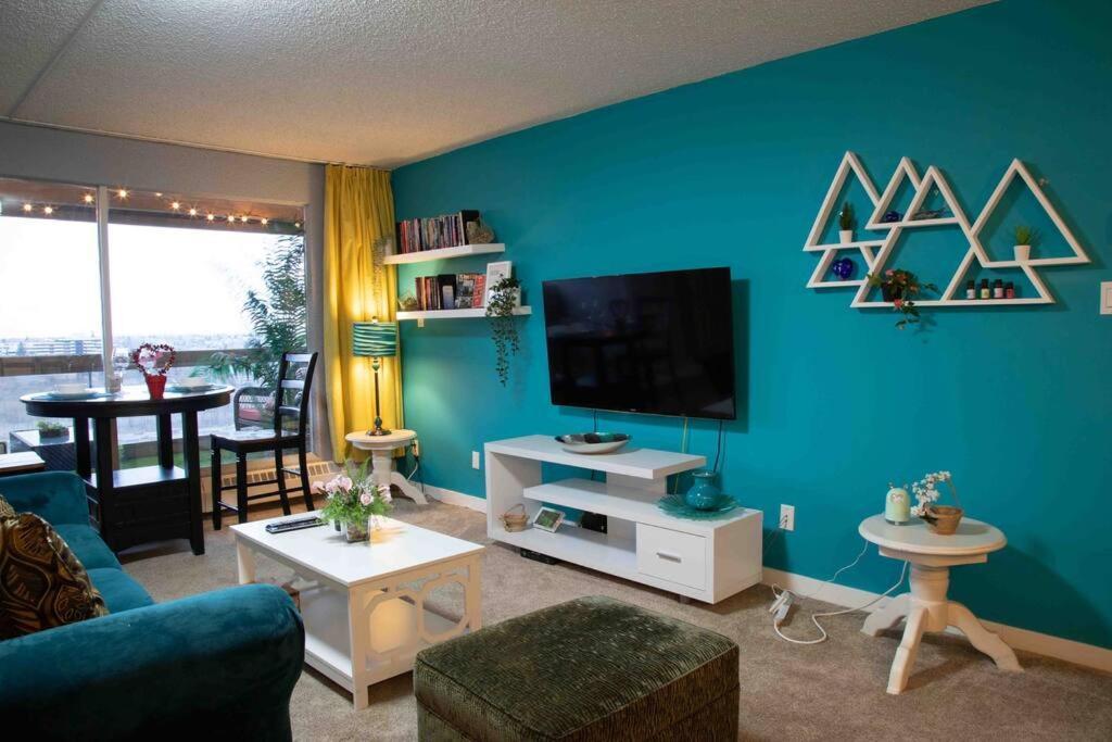 Calgary Downtown Center Condo With Free Parking Kültér fotó