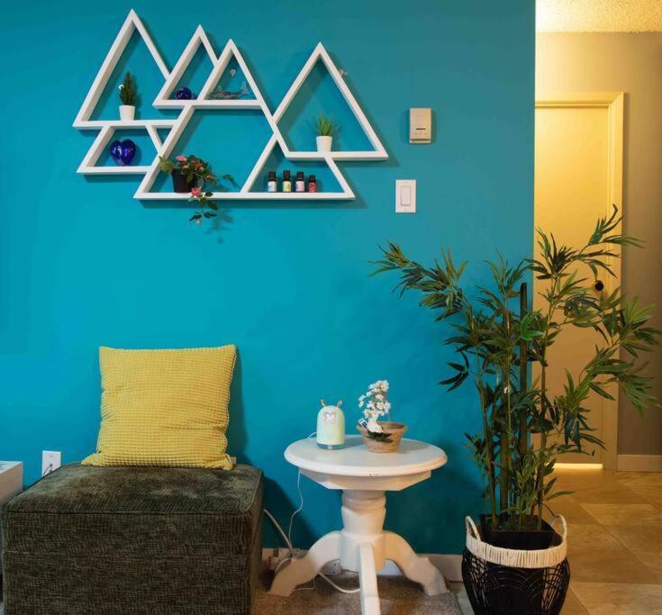 Calgary Downtown Center Condo With Free Parking Kültér fotó